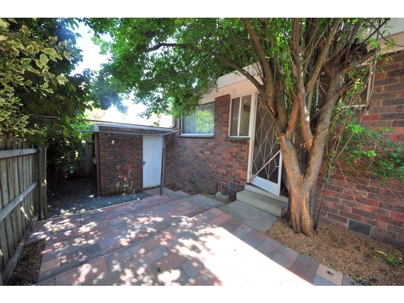 2/18 Darnum Street, Drouin VIC 3818
