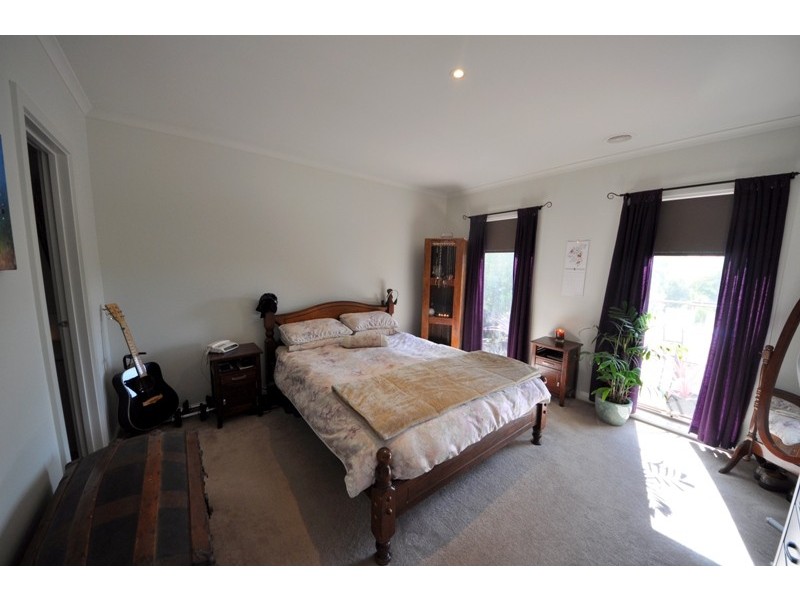 18 Carbine Court, Drouin VIC 3818