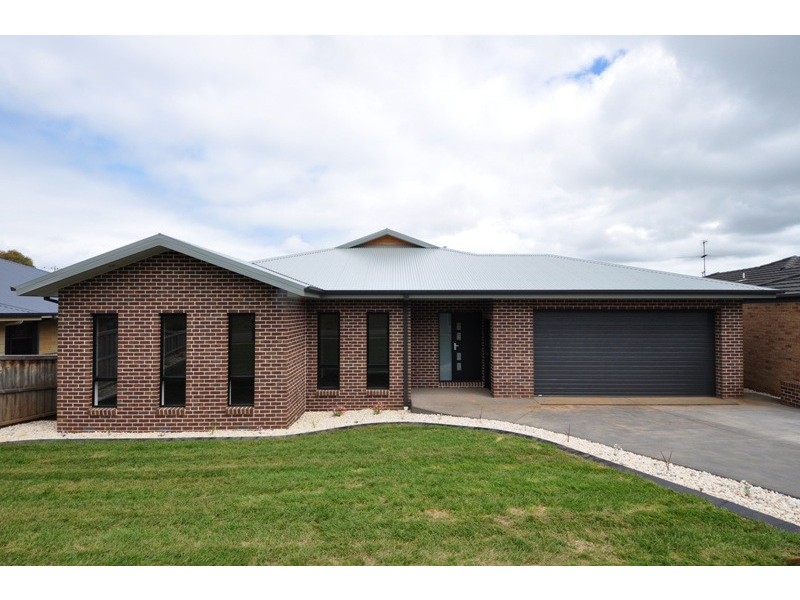 42 Windhaven Drive, Warragul VIC 3820