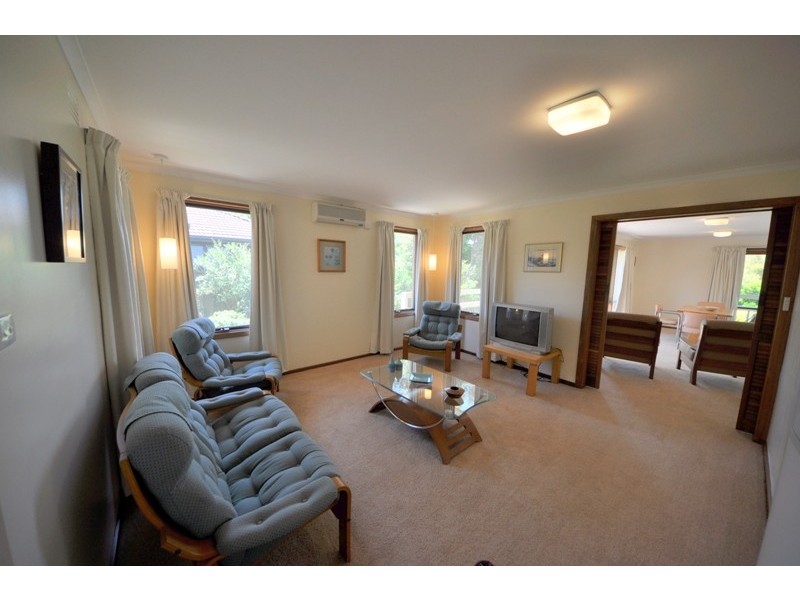 24 Archibald Crescent, Warragul VIC 3820