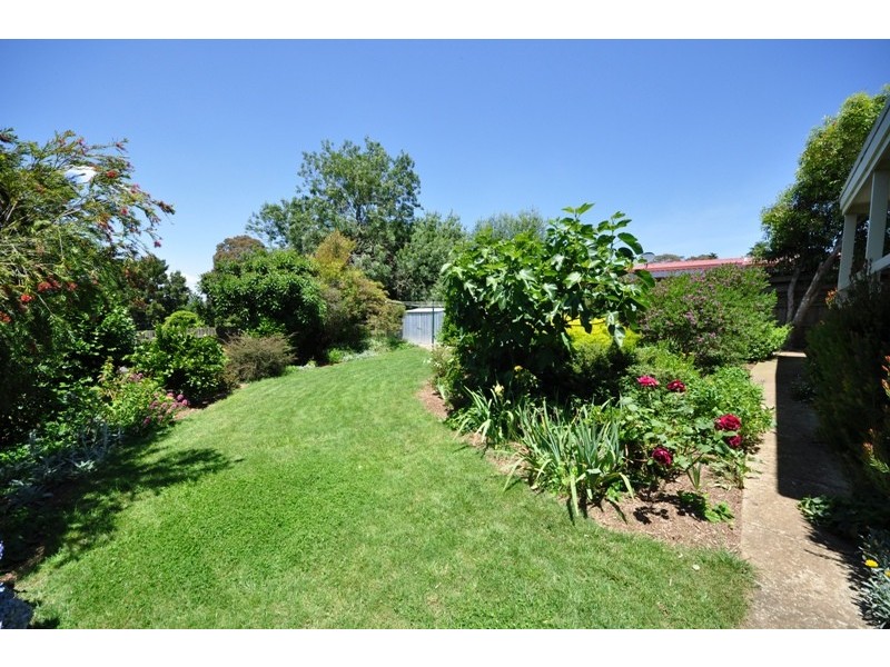 24 Archibald Crescent, Warragul VIC 3820
