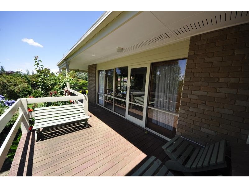 24 Archibald Crescent, Warragul VIC 3820
