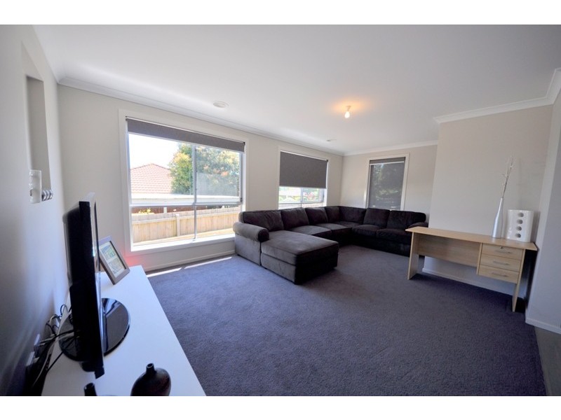 2A Forrest Street, Drouin VIC 3818