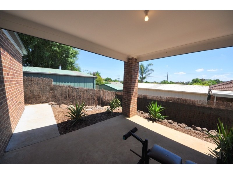 2A Forrest Street, Drouin VIC 3818