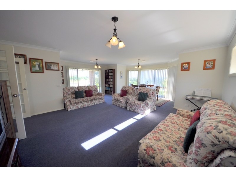 15 Selent Drive, Warragul VIC 3820
