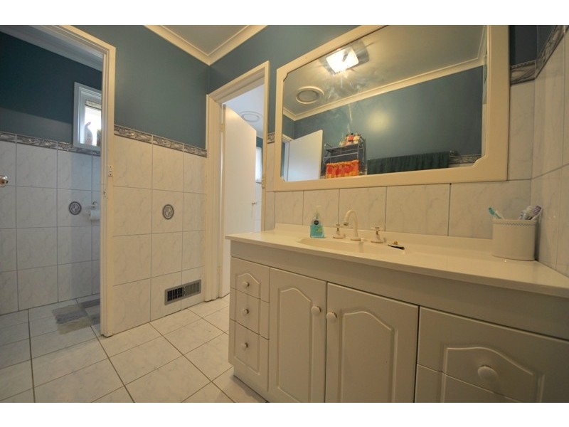 20 Acacia Street, Drouin VIC 3818