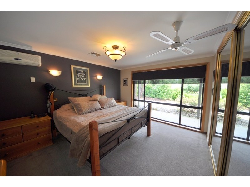 4 Surman Court, Drouin VIC 3818