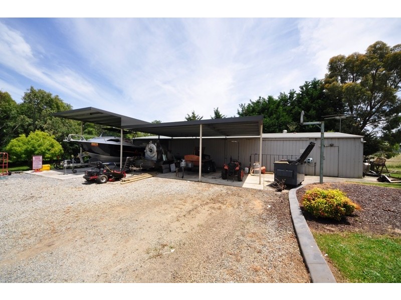 4 Surman Court, Drouin VIC 3818