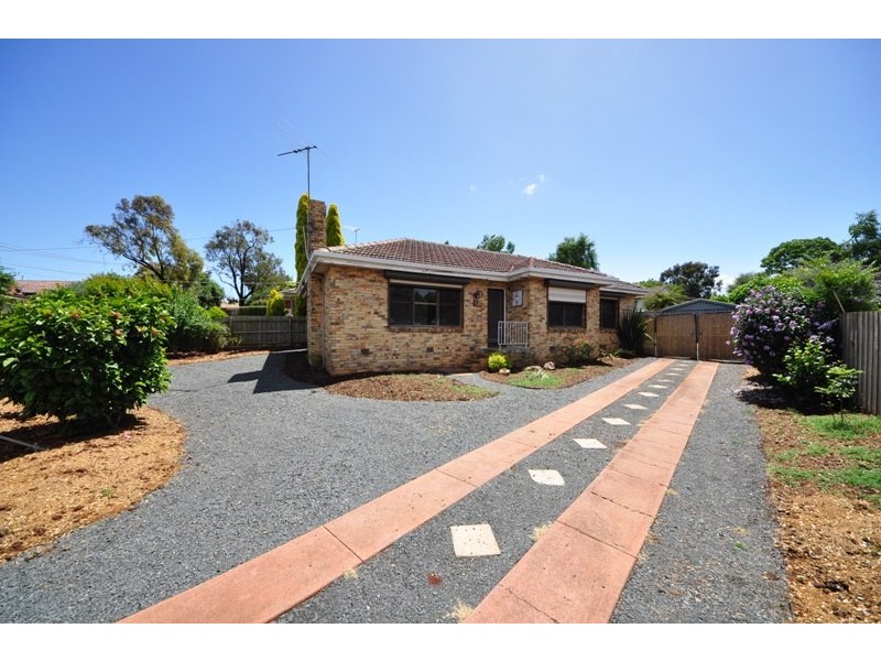 4 Colin Street, Drouin VIC 3818