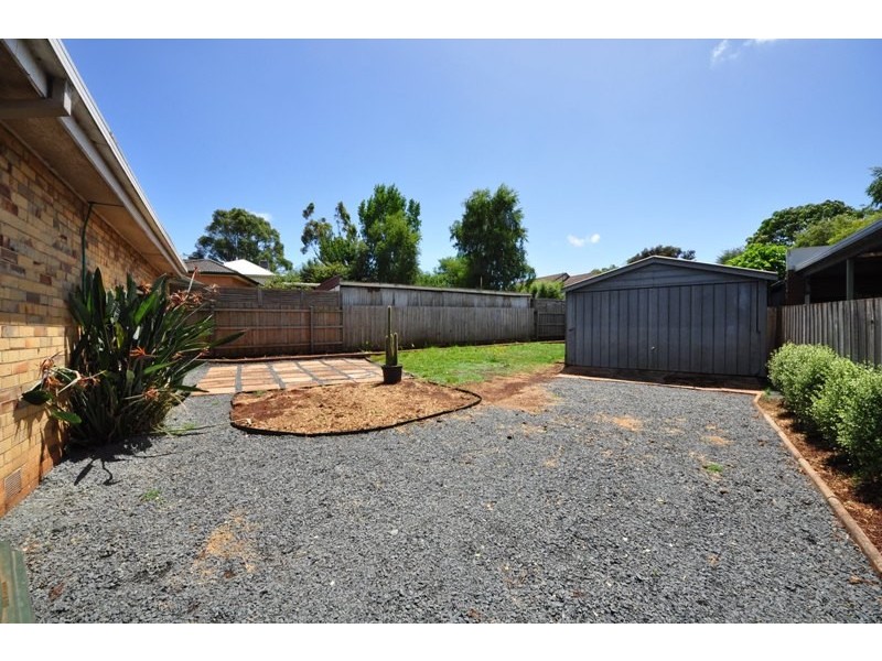 4 Colin Street, Drouin VIC 3818