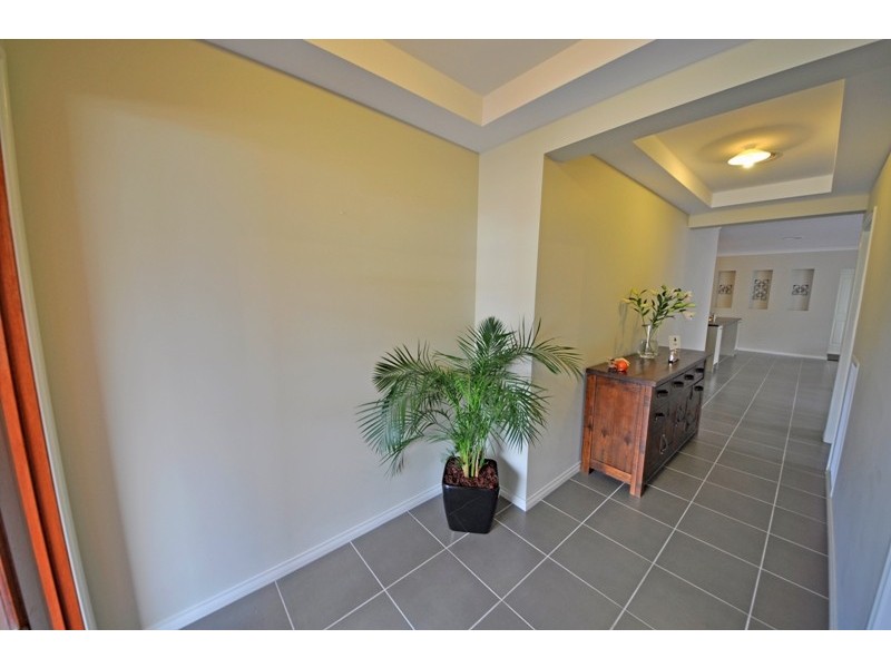 2 Oberon Place, Drouin VIC 3818