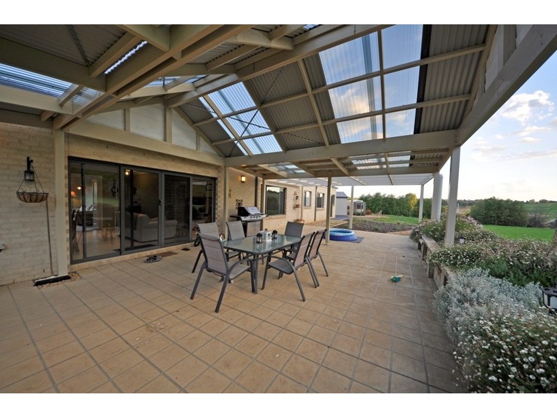 5 Huntingdon Court, Drouin VIC 3818