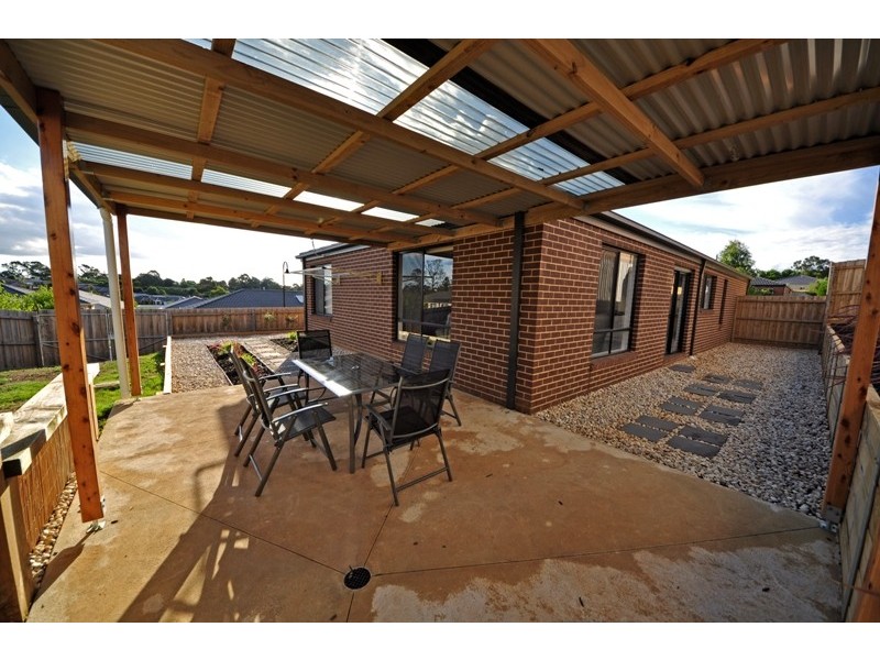 13 Eucalypt Court, Drouin VIC 3818