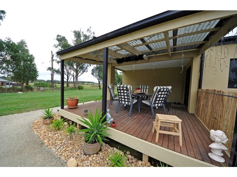 37 Bunjil Drive, Drouin VIC 3818