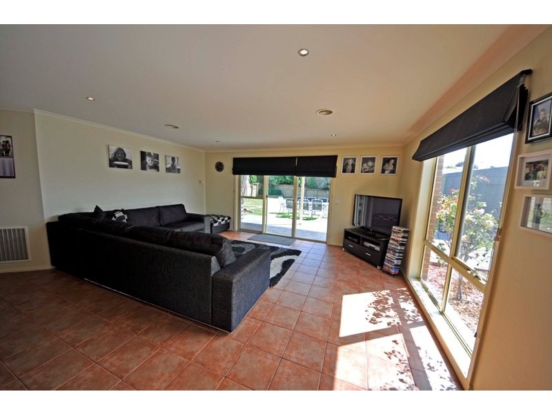 5 McMillan Drive, Warragul VIC 3820