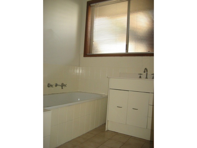 19 Hopetoun Road, Drouin VIC 3818