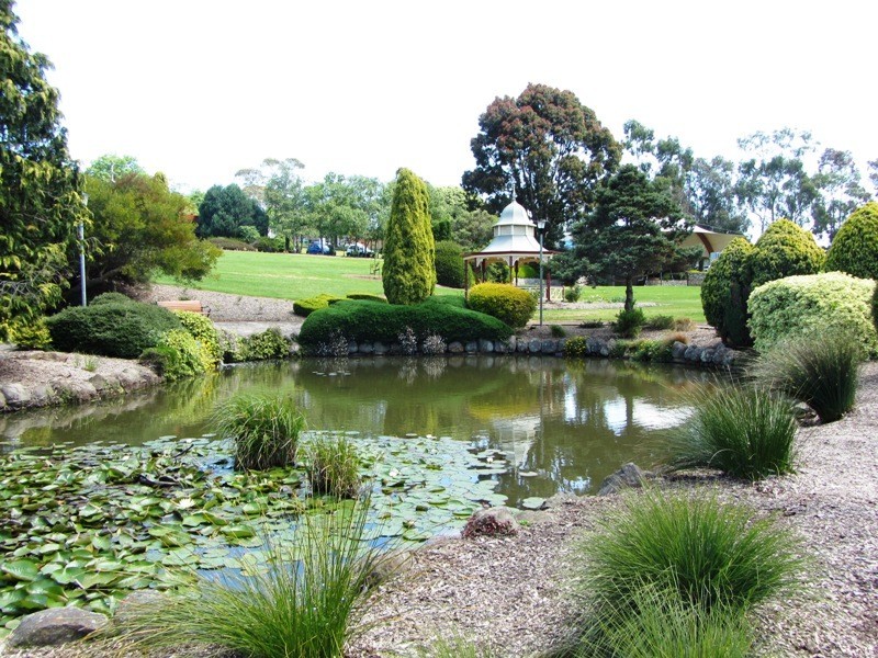 19 Hopetoun Road, Drouin VIC 3818