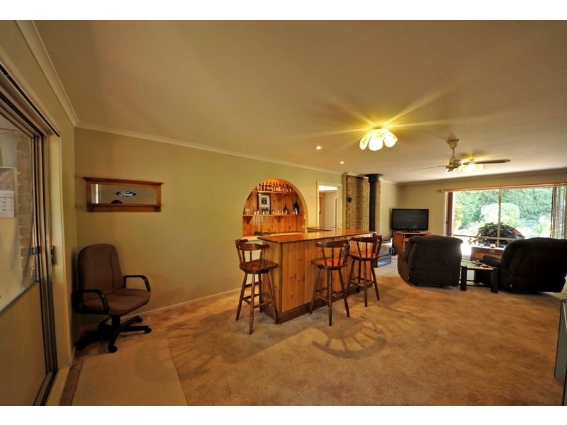 2 Quentin Court, Drouin VIC 3818