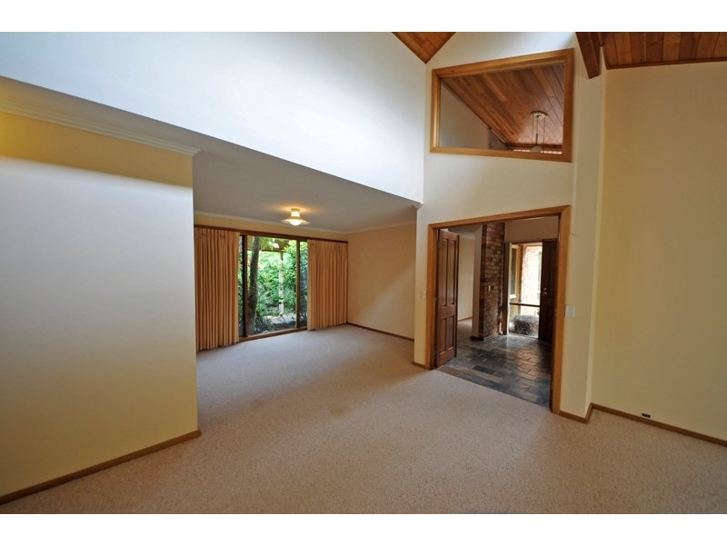 65 Fowlers Road, Ellinbank VIC 3821