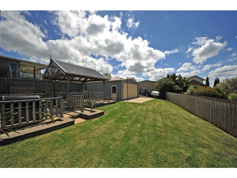 16 Bell Park Close, Warragul VIC 3820
