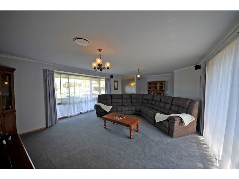 16 Bell Park Close, Warragul VIC 3820