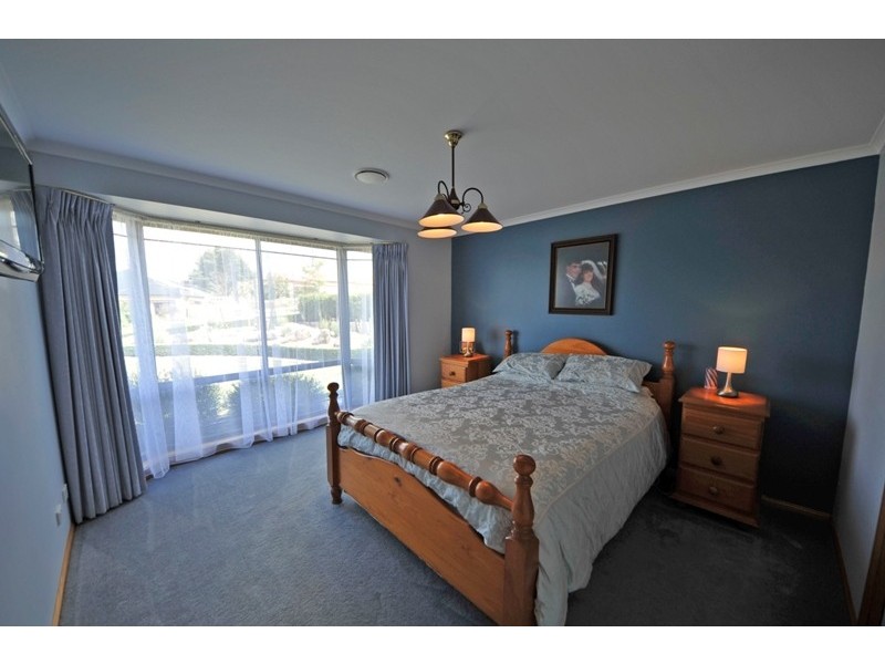 16 Bell Park Close, Warragul VIC 3820