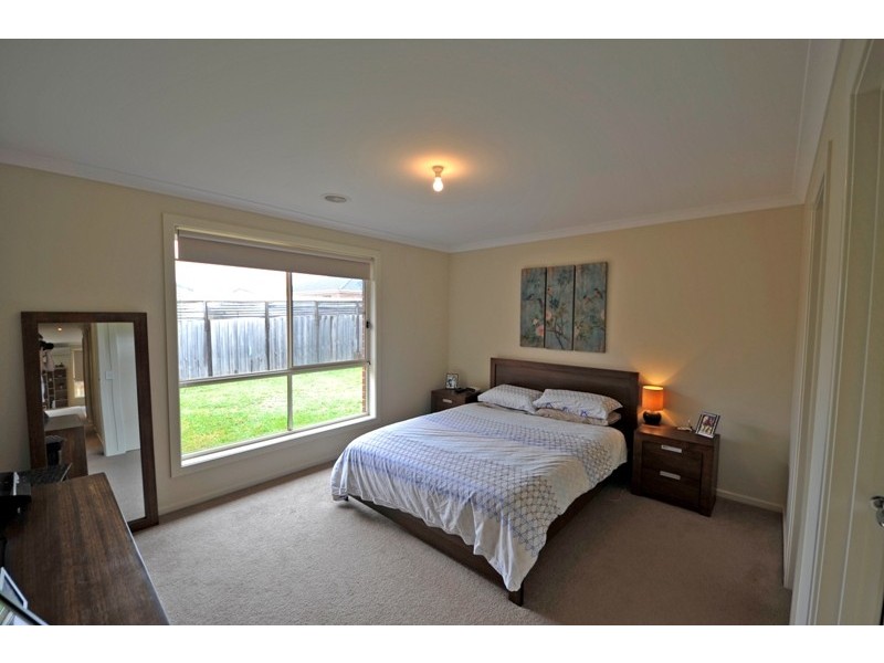 18 McMillan Drive, Warragul VIC 3820