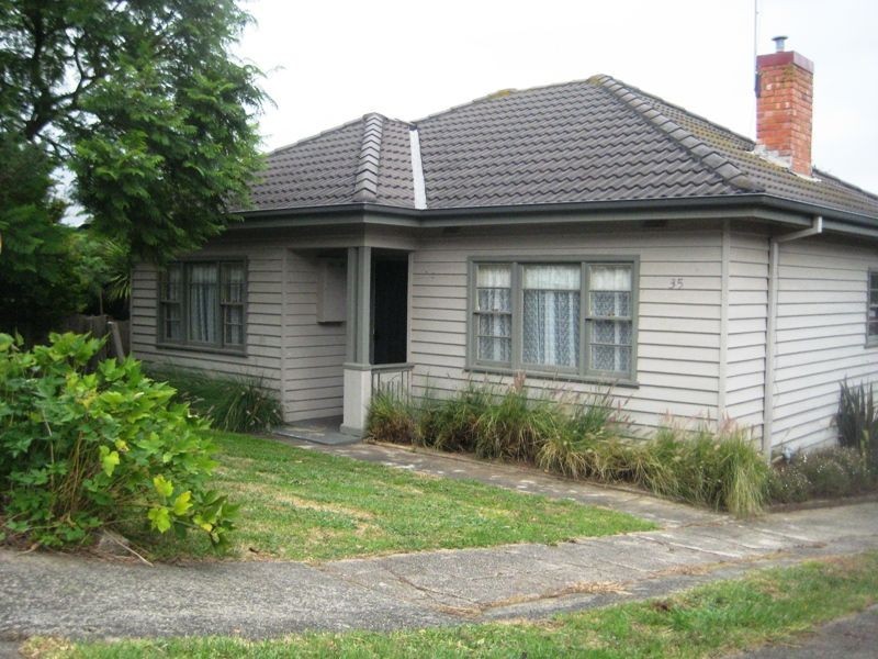 35 Charles Street, Warragul VIC 3820