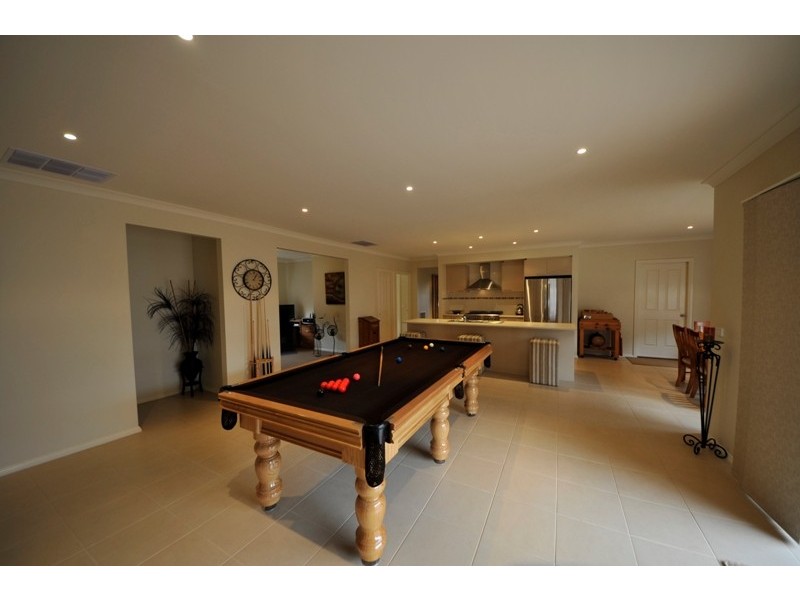 9 Eucalypt Court, Drouin VIC 3818