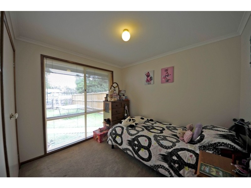 13 Adam Court, Drouin VIC 3818