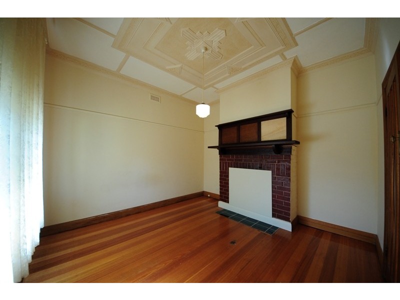 6 Lampard Road, Drouin VIC 3818