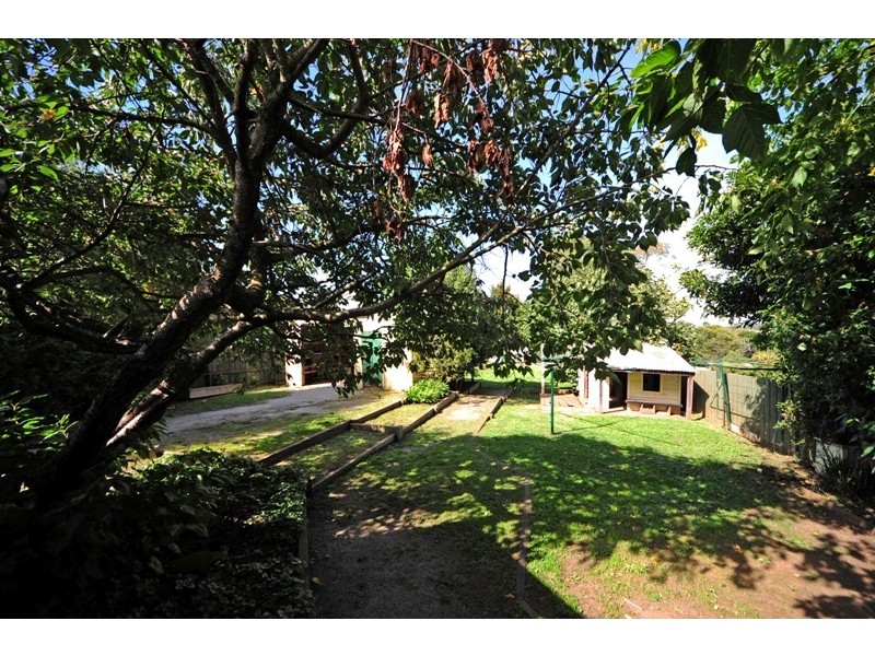 6 Lampard Road, Drouin VIC 3818