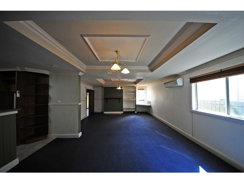 6 Lampard Road, Drouin VIC 3818