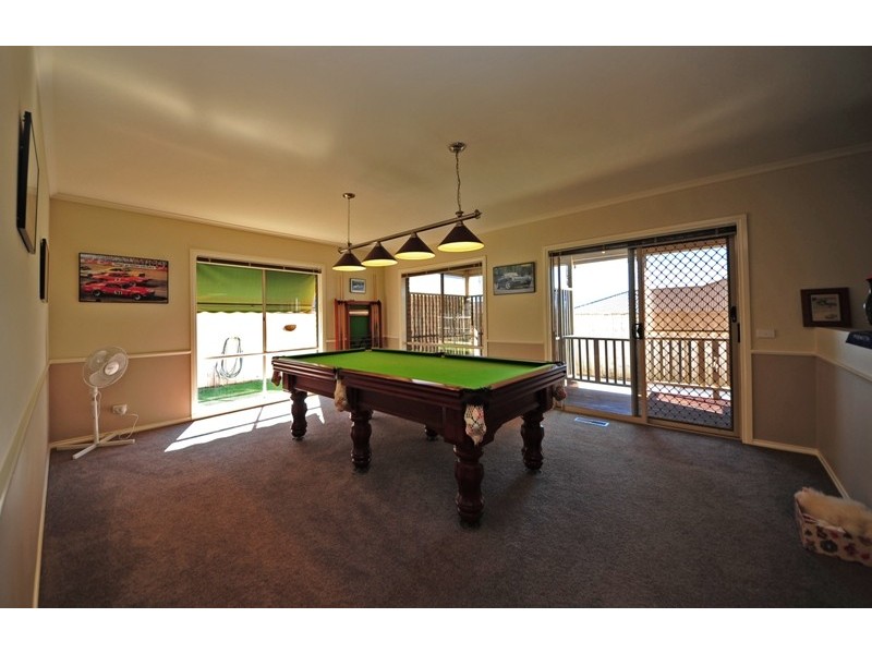 5 Mountain Vista Court, Drouin VIC 3818