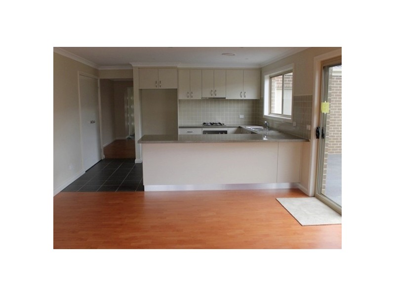 10 Clifford Drive, Drouin VIC 3818