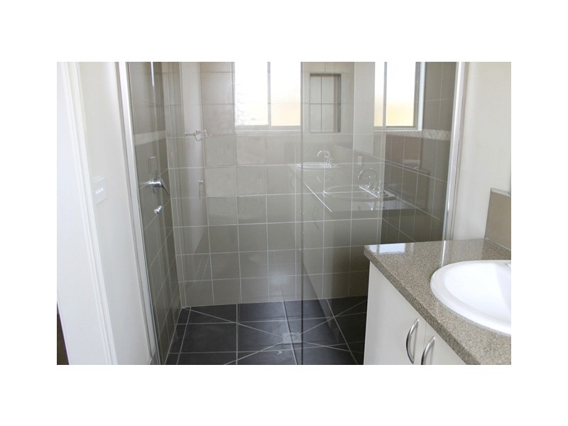 10 Clifford Drive, Drouin VIC 3818