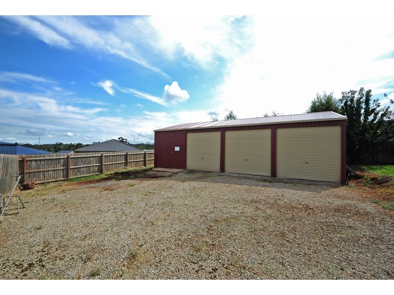 7 Emma Close, Drouin VIC 3818