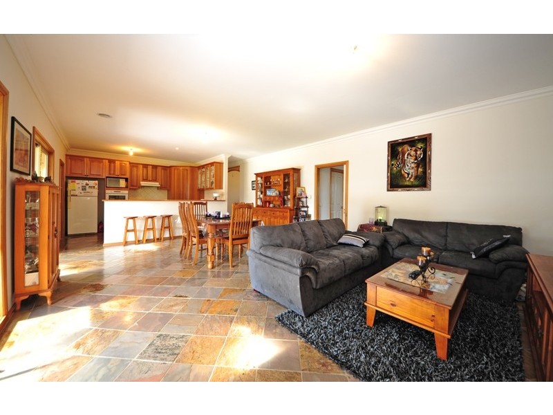 7 Emma Close, Drouin VIC 3818