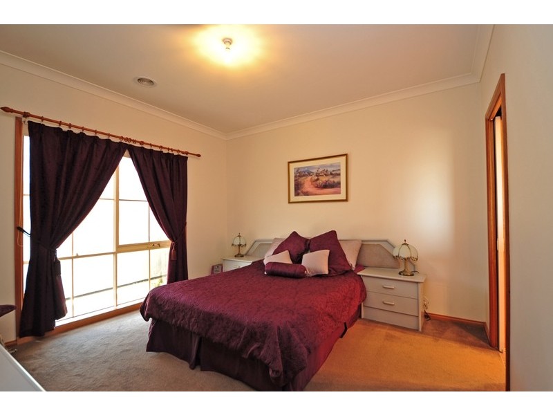 7 Emma Close, Drouin VIC 3818