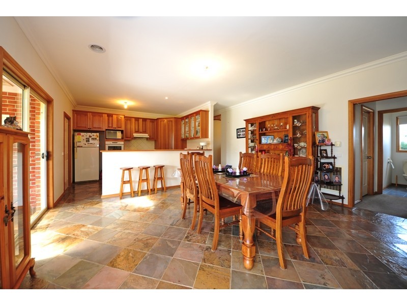 7 Emma Close, Drouin VIC 3818