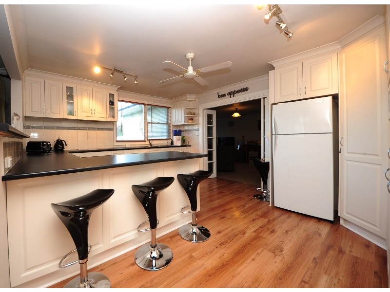 15-17 Beverley Street, Drouin East VIC 3818