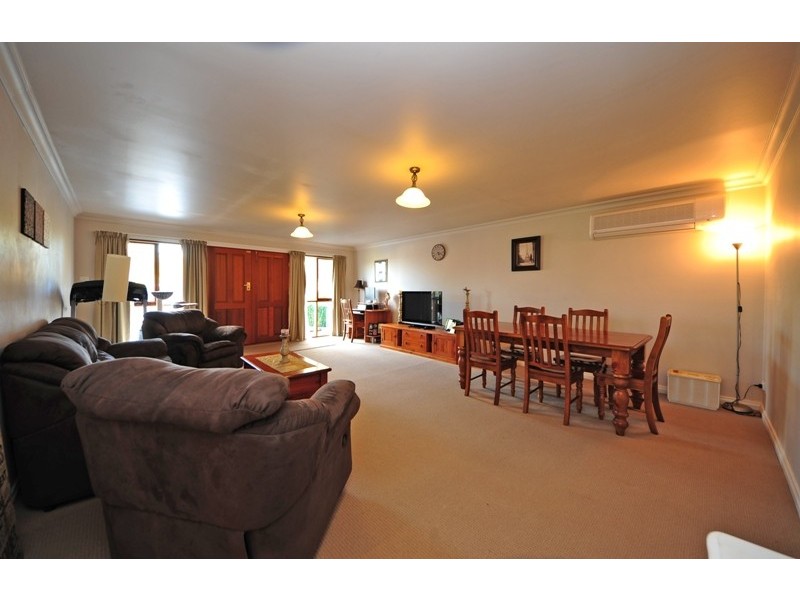 15-17 Beverley Street, Drouin East VIC 3818