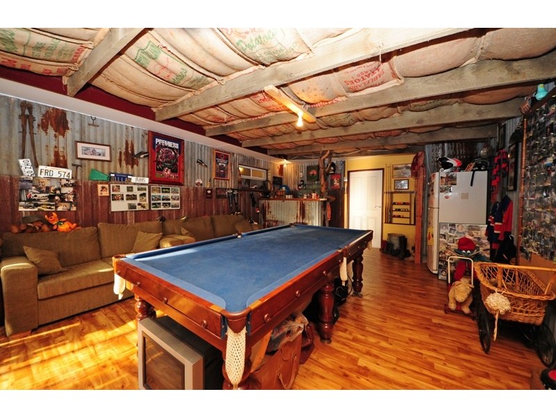 15-17 Beverley Street, Drouin East VIC 3818