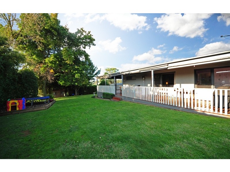 15-17 Beverley Street, Drouin East VIC 3818