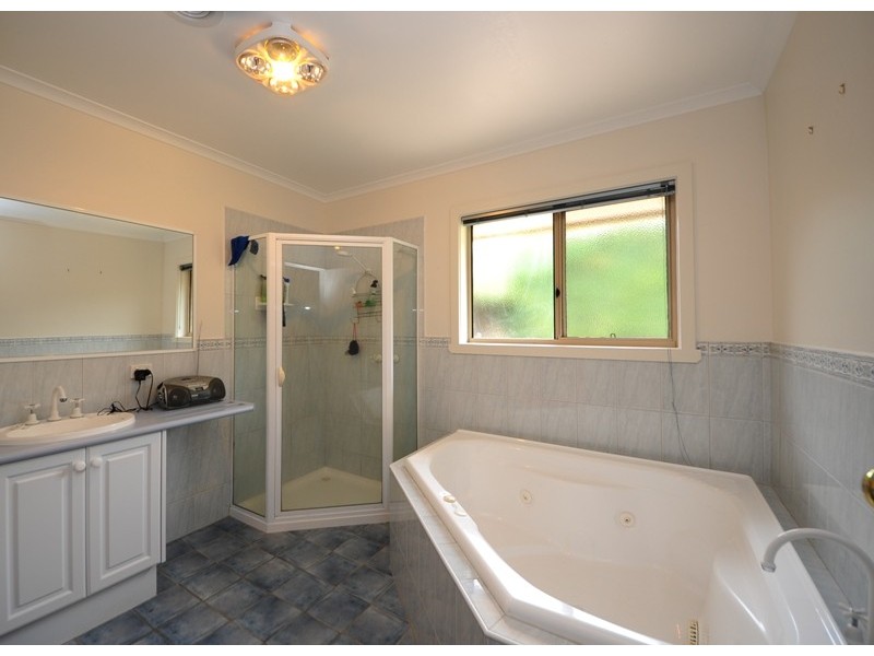 11 Valley View Street, Warragul VIC 3820