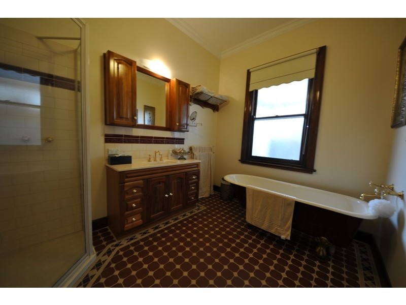 19 Peace Avenue, Warragul VIC 3820