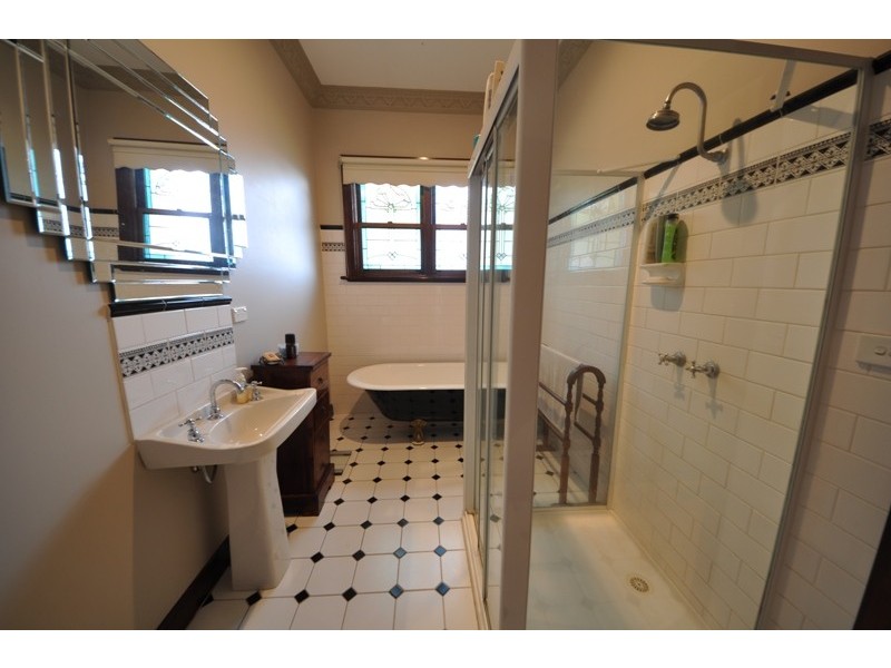 19 Peace Avenue, Warragul VIC 3820