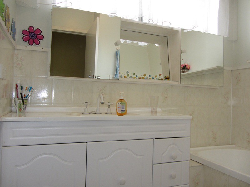 12 Francis Avenue, Drouin VIC 3818