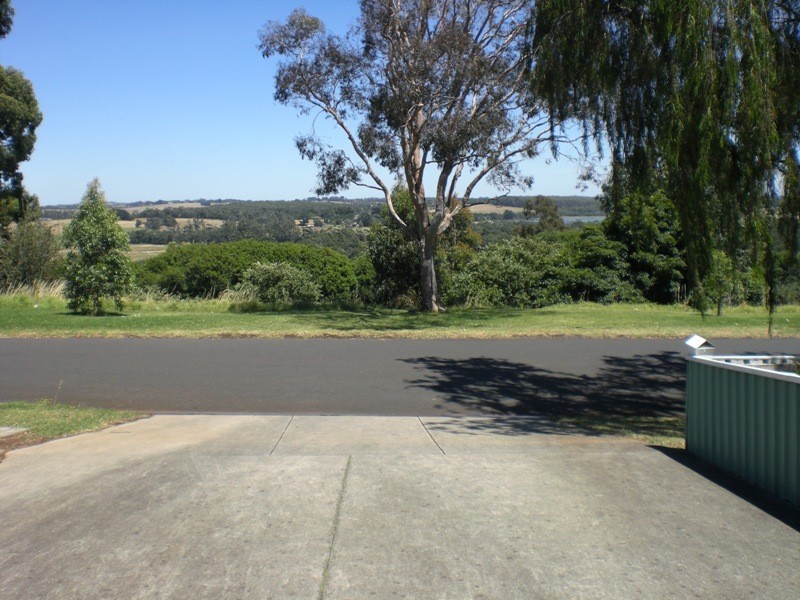 12 Francis Avenue, Drouin VIC 3818