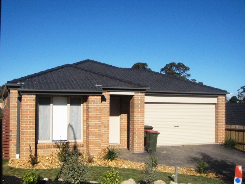 12 Eucalypt Court, Drouin VIC 3818